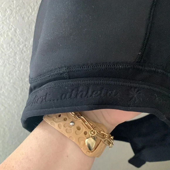 ATHLETA black molded cup sports bra - Picture 11 of 12